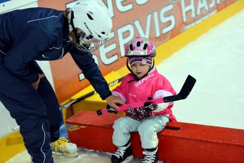 Světový víkend dívčího hokeje v UH 4  